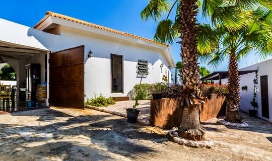 Hacienda La Bougainville Bed and Breakfast